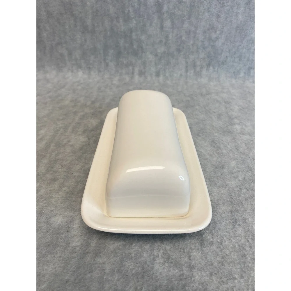 White Ceramic Butter Dish with Lid, Modern Kitchen Tableware, Serving‎ Dish